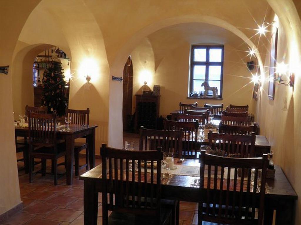 Dvur Olsiny -Hotel And Horse-Riding Karviná Kültér fotó